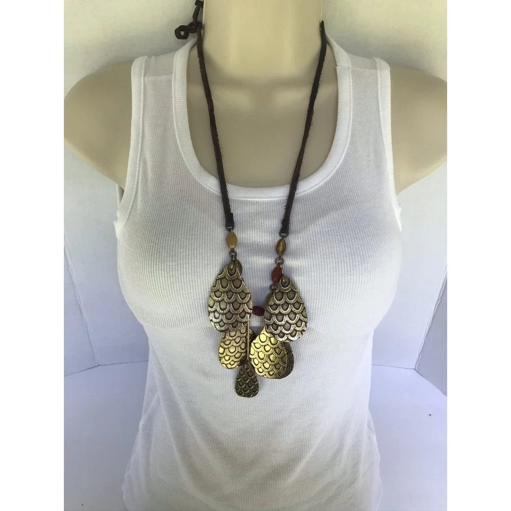 Unique Spectrum necklace brass